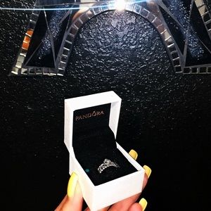 Pandora princess tiara ring✨